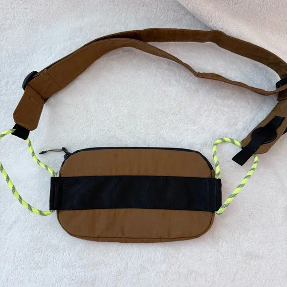 lululemon athletica Pop It Off Crossbody Bag - Picture 2 of 6